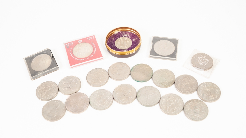 NINETEEN ELIZABETH II CROWN COINS, various dates and an Elizabeth II coronation souvenir tin holding