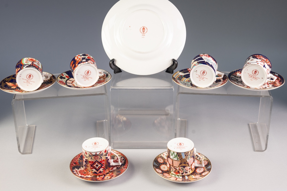 SET OF SIX MODERN ROYAL CROWN DERBY JAPAN PATTERN CHINA COFFEE CANS AND SAUCERS FROM 'THE CURATOR' - Image 2 of 2