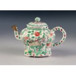 KANG HSI CHINESE FAMILLE VERTE PORCELAIN SMALL TEAPOT AND COVER, with bud finial, the body oval