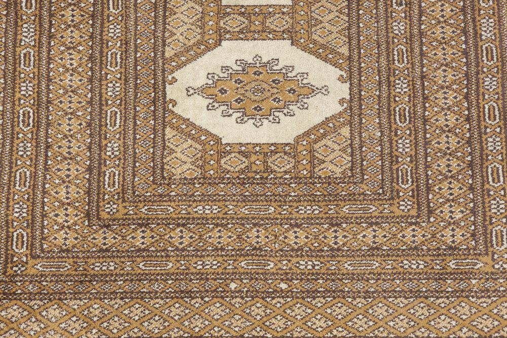 EASTERN RUG, decorated with rectangular guls within a trellis pattern on an off white field, the - Image 6 of 6