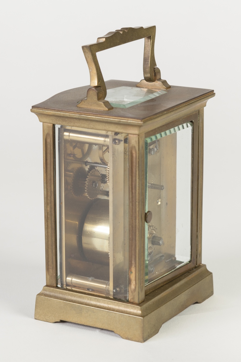 EARLY TWENTIETH CENTURY FRENCH GILT METAL SERPENTINE FRONTED CARRIAGE CLOCK IN FITTED MOROCCO - Image 2 of 3