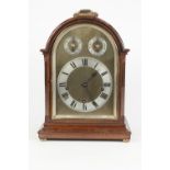 EARLY TWENTIETH CENTURY MAHOGANY CASED MANTLE CLOCK, the 6" brass dial with silvered Roman chapter