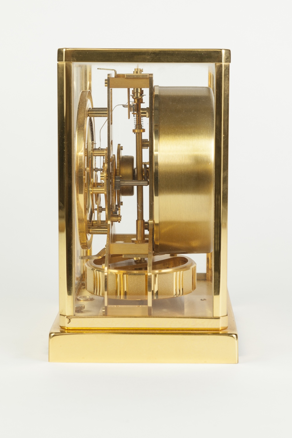 JAEGAR-LE-COULTRE GILT BRASS CASED ATMOS MANTLE CLOCK, the white chapter ring with raised Arabic and - Image 3 of 4