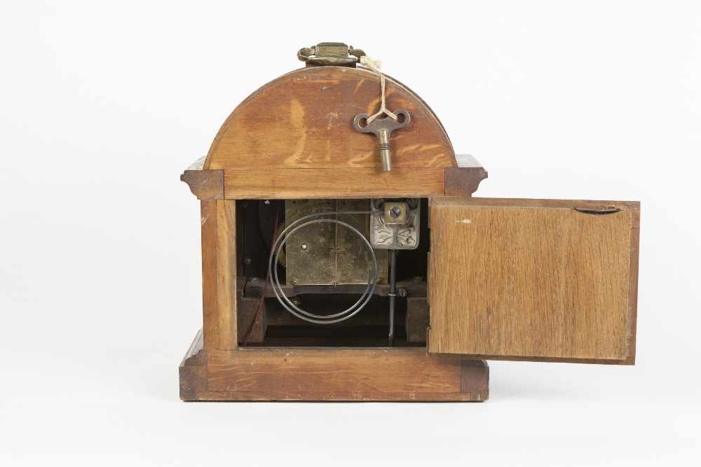 EARLY TWENTIETH CENTURY JUNGHANS OAK CASED MANTLE, the 5" silvered dial with Arabic chapter ring, - Image 3 of 3