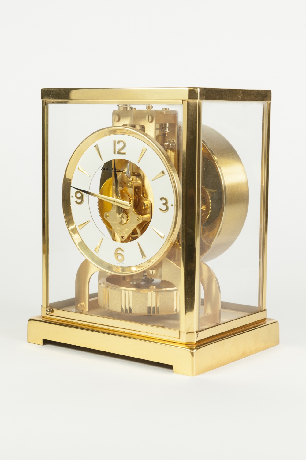 JAEGAR-LE-COULTRE GILT BRASS CASED ATMOS MANTLE CLOCK, the white chapter ring with raised Arabic and - Image 2 of 4