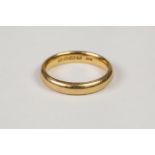 22ct GOLD WEDDING RING, Birmingham 1928, 5.4gms