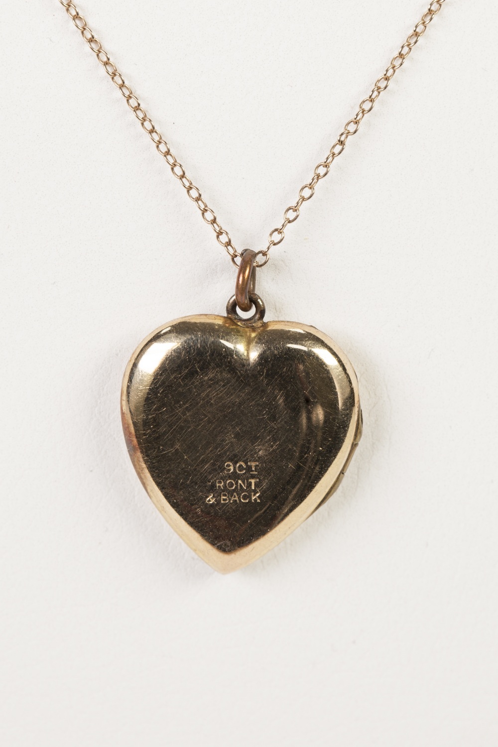 14ct GOLD FINE CHAIN NECKLACE, 16" long, 1.1gms and the SMALL HEART SHAPED LOCKET PENDANT, with - Image 3 of 3