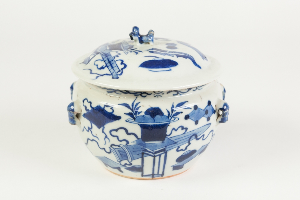 A CHINESE LATE CHING DYNASTY PORCELAIN RICE BOWL with cover, the body with four loops for bamboo