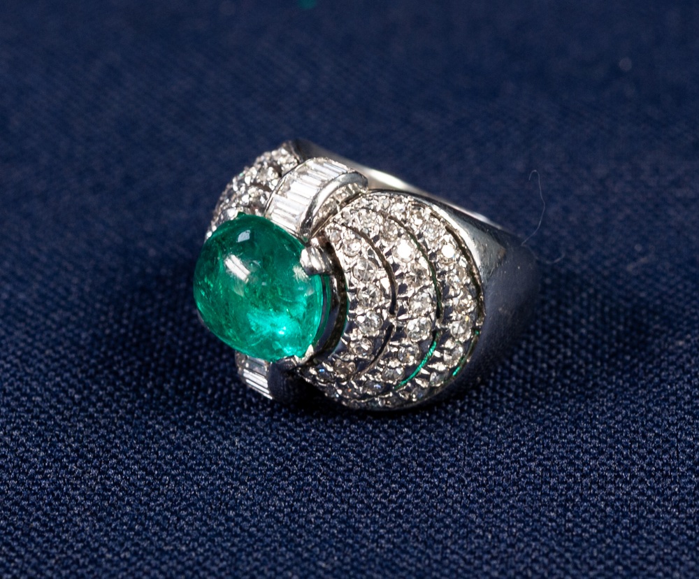 PLATINUM, EMERALD AND DIAMOND COCKTAIL RING, WITH A CABOCHON OVAL NATURAL EMERALD OF VERY STRONG - Image 2 of 3