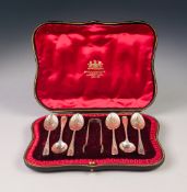 EDWARD VII CASED SET OF SIX SILVER TEA SPOONS AND MATCHING PAIR OF SUGAR TONGS BY GEORGE JACKSON &