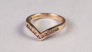 9ct GOLD RING, the 'V' shaped top channel set with eleven tiny diamonds, 2.2 gms, ring size L