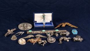 SELECTION OF SILVER AND MARCASITE SET JEWELLERY