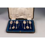 EDWARD VII CASED SET OF SIX SILVER TEASPOONS AND THE MATCHING PAIR OF SUGAR TONGS, Birmingham