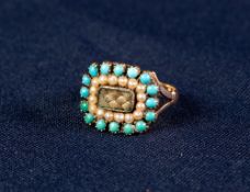 VICTORIAN 18ct GOLD RING CENTERED WITH PLAITED HAIR WITHIN BORDERS OF SEED PEARLS AND TURQUOISE