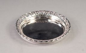 FOREIGN 900 STANDARD SILVER COLOURED METAL CIRCULAR TRAY STAND OF HEAVY GAUGE, with plain centre and