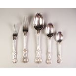 VICTORIAN 32 PIECE SILVER KINGS PATTERN TABLE SERVICE of 8 table spoons, 8 table forks, 8 dessert