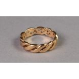 18ct GOLD PIERCED 's' SCROLL BAND RING, 6.8 gms