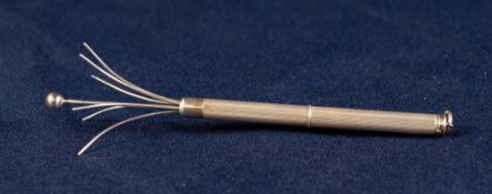 MODERN SILVER ENGINE TURNED COCKTAIL SWIZZLE STICK with suspension ring, hallmarked Birmingham 1993