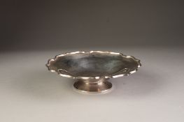 GEORGE V SILVER LOW PEDESTAL DISH, RETAILED BY WILLIAM GREENWOOD &SONS, LEEDS & HUDDERSFIELD, with