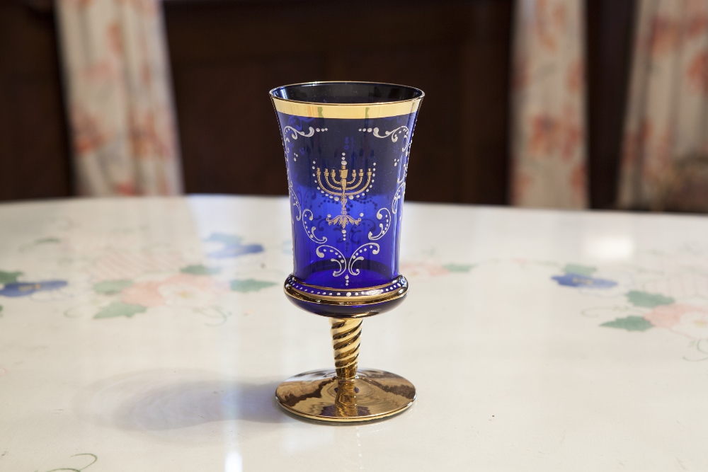 VENETIAN BLUE AND GILT GLASS GOBLET, ON SPIRAL STEM, 6 ?" HIGH