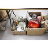 QUANTITY OF KITCHEN WARES VARIOUS TO INCLUDE; TWO 'LINEA' RED CAST IRON CASSEROLE DISHES WITH