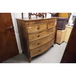 A VICTORIAN MAHOGANY BOW FRONTED CHEST OF DRAWERS, TWO SHORT OVER THREE LONG GRADUATED DRAWERS,