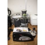 BREVILLE BREAD MAKER 'ANTONY WORRALL THOMPSON, BREVILLE JUICE FOUNTAIN, AND A TEFAL TOAST AND EGG (