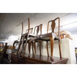 A SET OF FOUR MAHOGANY QUEEN ANNE STYLE SINGLE CHAIRS, ON CABRIOLE SUPPORTS