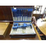 A SIX PERSON SILVER PLATE CANTEEN OF CUTLERY, IN FITTED BOX