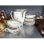 AN ALFRED MEAKIN SIX PIECE PART DINNER AND TEA SERVICE AND TWO TUREENS AND COVERS (19)