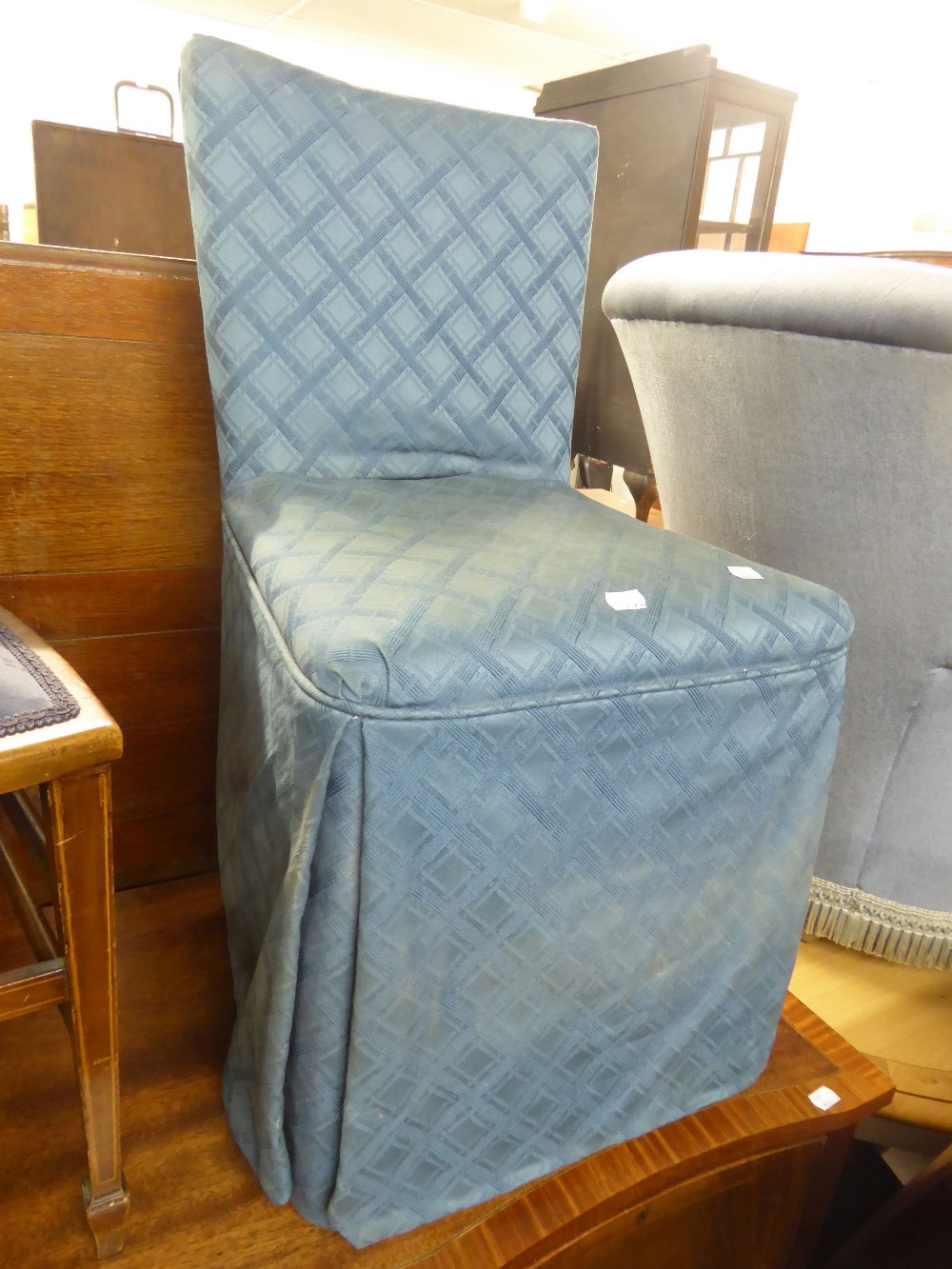 A TUB SHAPED BEDROOM CHAIR, WITH BUTTON BACK, COVERED IN BLUE FABRIC AND A SMALL BEDROOM CHAIR, - Image 2 of 2