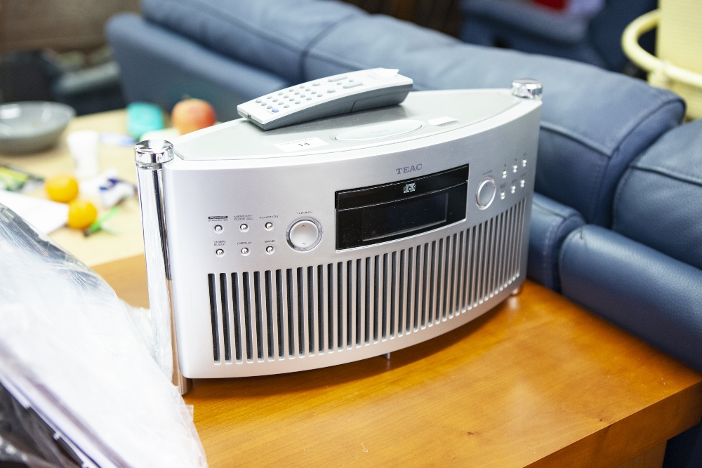 TEAC COMPACT DISC PLAYER WITH BUILT-IN SPEAKER