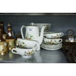 AN ALFRED MEAKIN SIX PIECE PART DINNER AND TEA SERVICE AND TWO TUREENS AND COVERS (19)