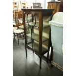 A SMALL EDWARDIAN INLAID MAHOGANY DISPLAY CABINET