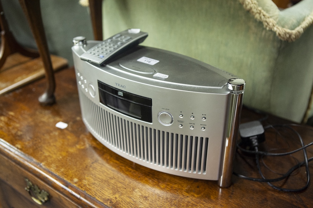 TEAC COMPACT DISC PLAYER WITH BUILT-IN SPEAKER