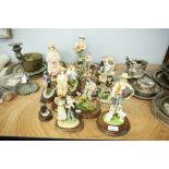 A SELECTION OF 21 LEONARDO RESIN COMPOSITION FIGURINES