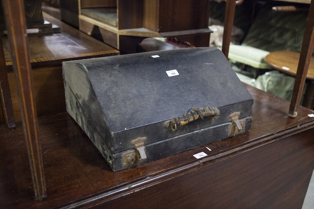 GERALDO, ITALY, EARLY TWENTIETH CENTURY 'STANDARD' PIANO ACCORDION WITH 48 BUTTONS AND JEWELED