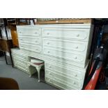 A GOOD QUALITY WHITE ENAMELLED MAHOGANY LONG LOW DOUBLE PEDESTAL DRESSING TABLE WITH SIX DRAWERS,