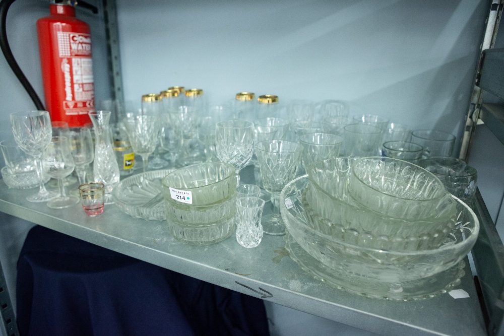 A QUANTITY OF DRINKING GLASSES AND BOWLS