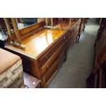 AN EDWARDIAN OAK DRESSING TABLE AND MATCHING WASHSTAND (2)