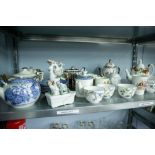 SELECTION OF CHINA WARE TO INCLUDE A ROYAL ALBERT 'COUNTRY ROSES' TEAPOT, A DOULTON 'PASTORALE'