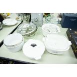 A COLLECTION OF HOUSEHOLD KITCHEN PYREX DISHES, BOWLS, TWO ARCOFLAM, FRANCE, PANS (AS NEW) AND