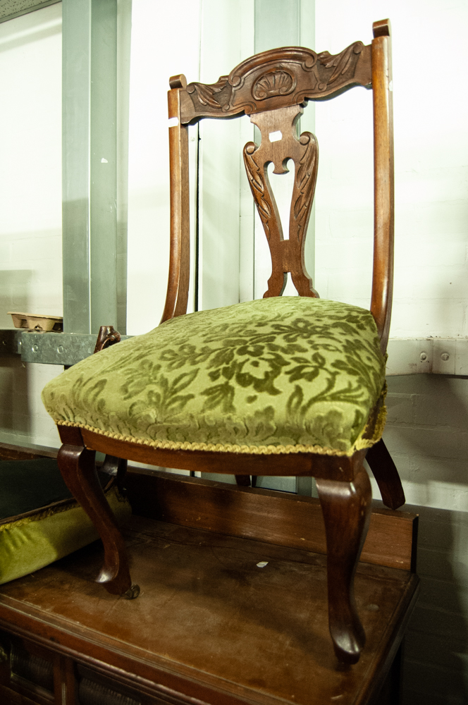 A LATE VICTORIAN/EDWARDIAN MAHOGANY SUTHERLAND TABLE