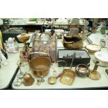 COLLECTION OF METAL AND BRASS WARES TO INCLUDE A COAL SCUTTLE, A COAL PURDONIUM, A JAM PAN, A COPPER