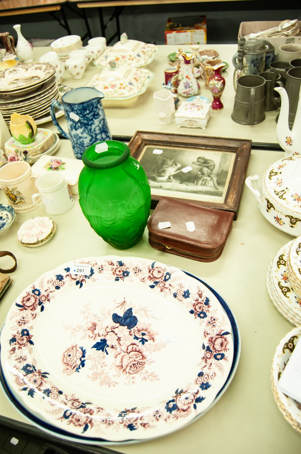 GROUP OF ITEMS: A PRINT OF AN ETCHING; TWO MEAT PLATES; A GREEN CLOUDY GLASS VASE AND A GENT'S