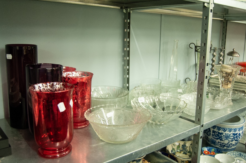 QUANTITY OF GLASSWARES, FRUITS BOWLS, VASES, DESSERT DISHES ETC