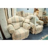 A GOOD QUALITY MODERN FULLY UPHOLSTERED THREE PIECE LOUNGE SUITE