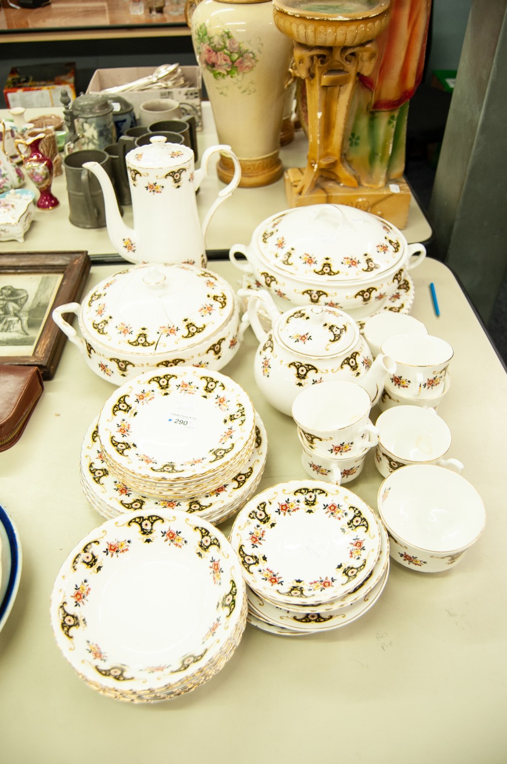 ROYAL STAFFORD 'BALMORAL' DINNER SERVICE SET, APPROXIMATELY 41 PIECES