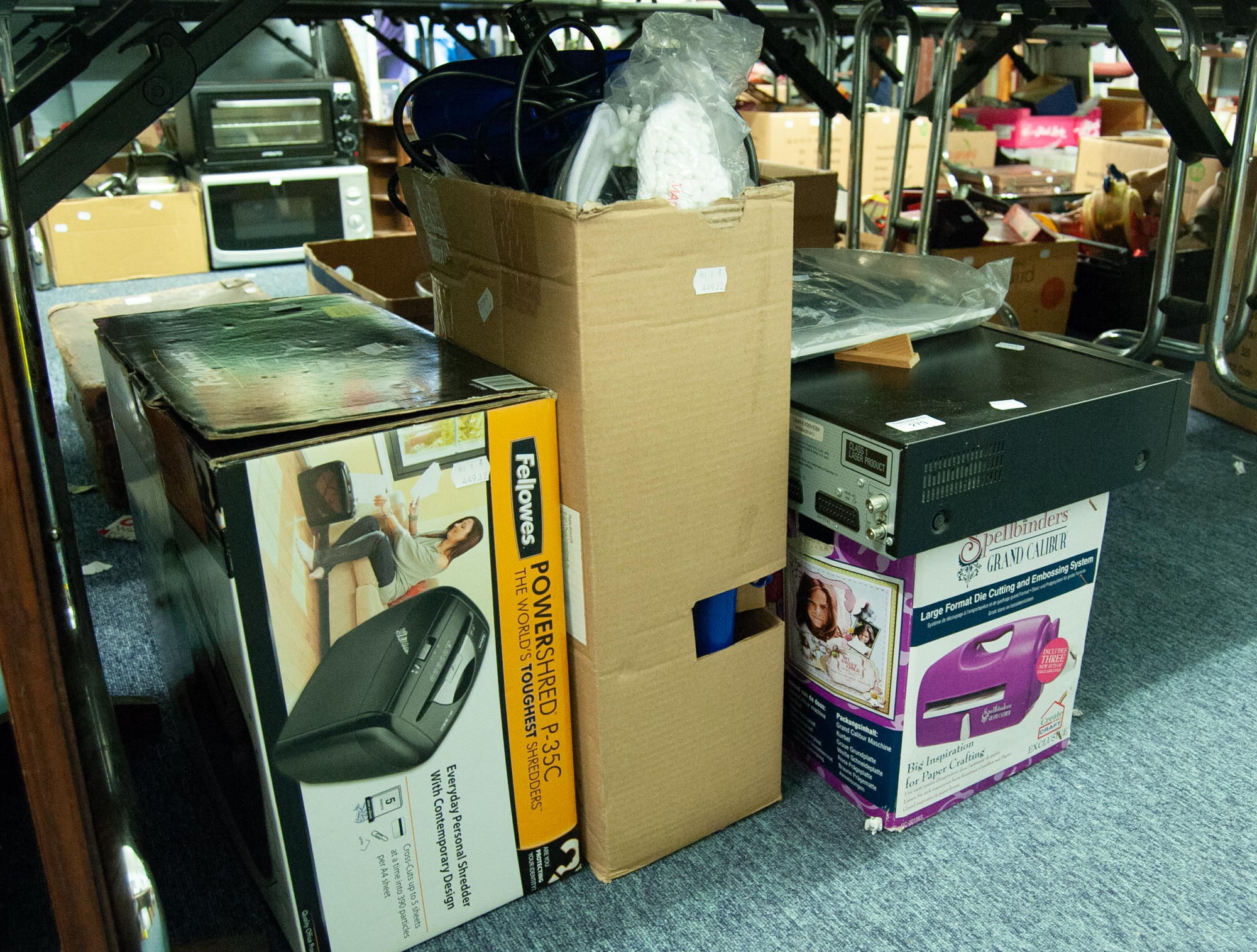 A LARGE SELECTION OF ELECTRIC WARES TO INCLUDE; PANASONIC VIDEO AND DVD PLAYER, POWER SHRED, STEAM