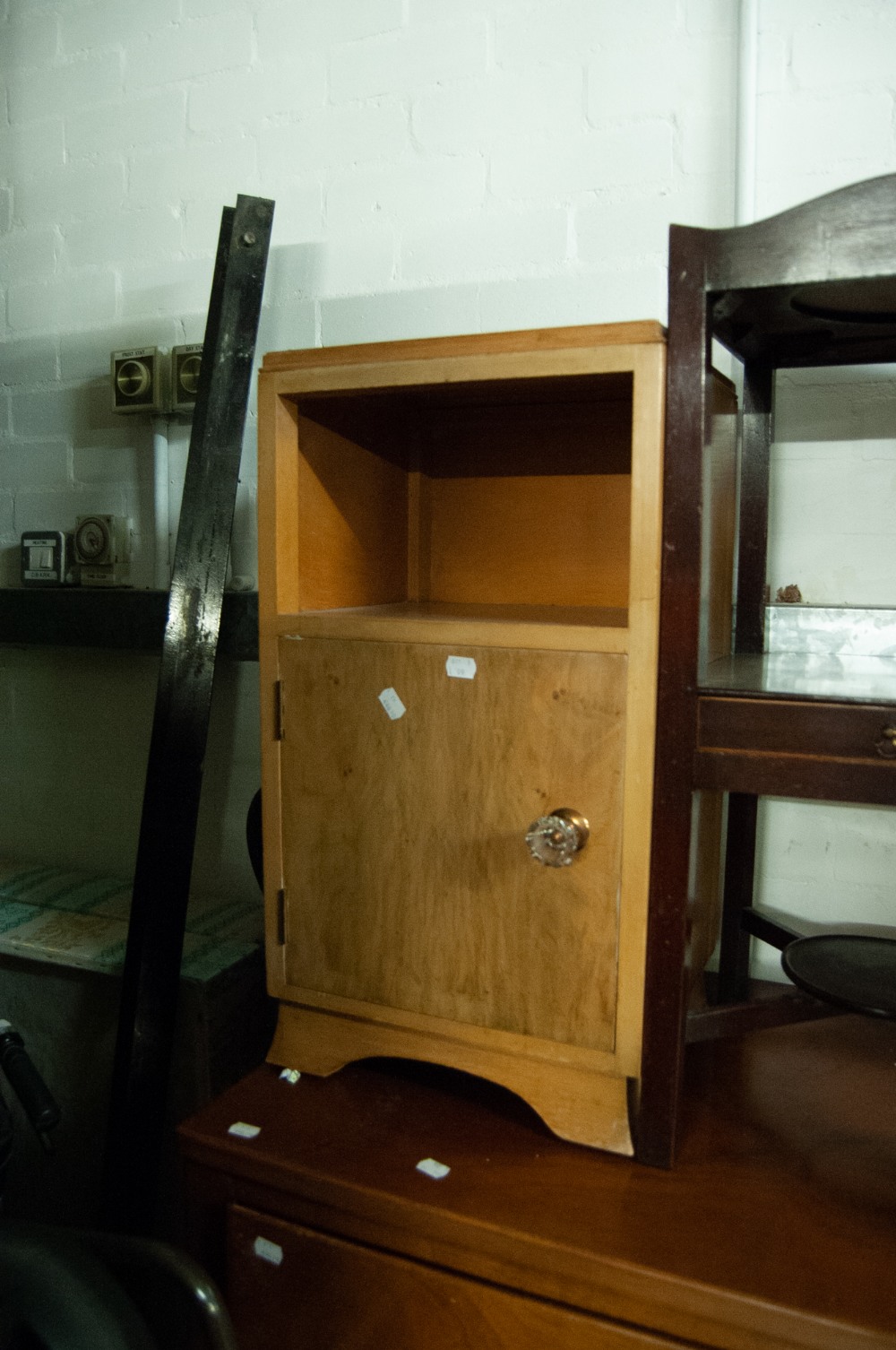 CIRCA 1950's BLOND WALNUTWOOD BEDROOM SUITE OF FIVE PIECES INCLUDING; A DOUBLE BEDSTEAD AND - Image 2 of 4